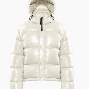 Aritzia Super Puff Shorty High Gloss Birch XXS